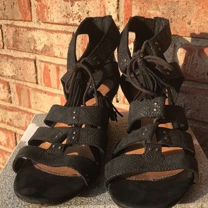 🚨B2G1 UGG Black Snakeskin Animal Pint Leather Gladiator Wedged Sandals